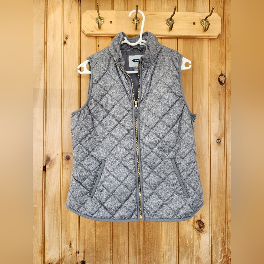 Old Navy Gray Quilted Vest